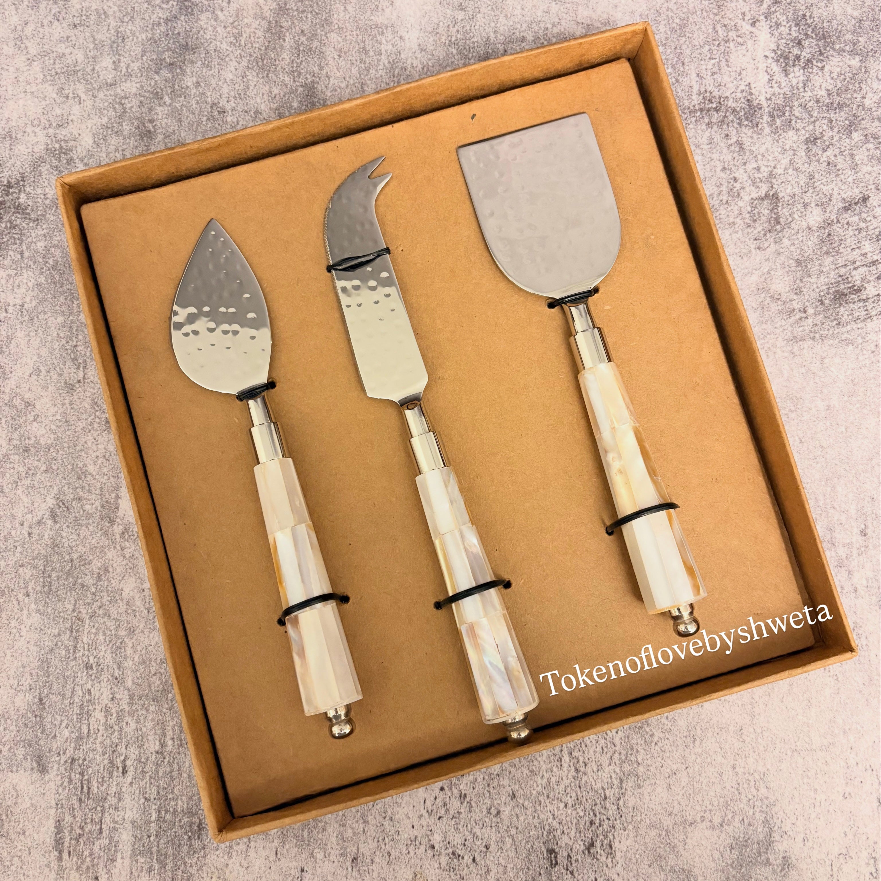 Pearl Elegance Cheese Set